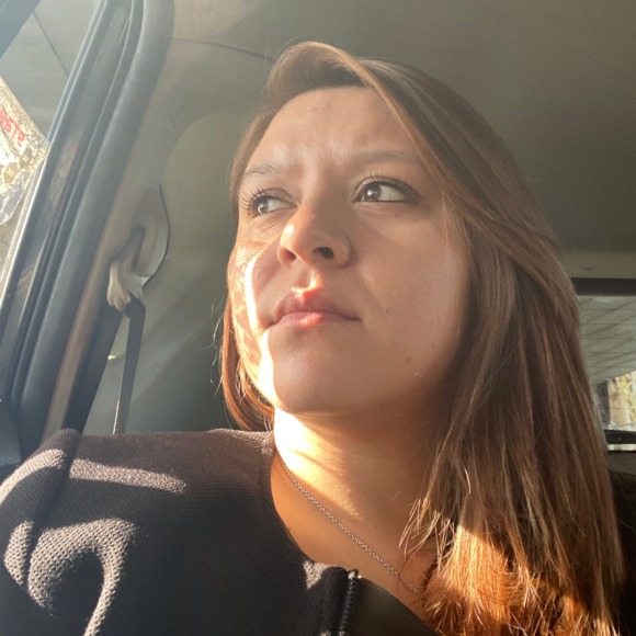 Poshmark profile picture for @ros90